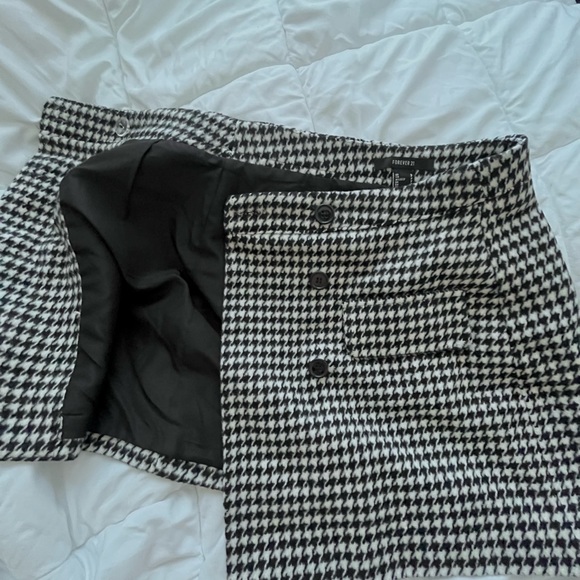 🧳 PREPPY SKIRT 📕 - Picture 3 of 3